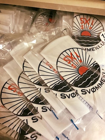 Badehetter på lager!